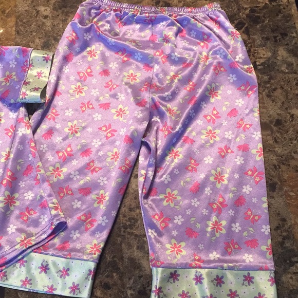 Size 4/5 summer satin pajamas! - Picture 3 of 3